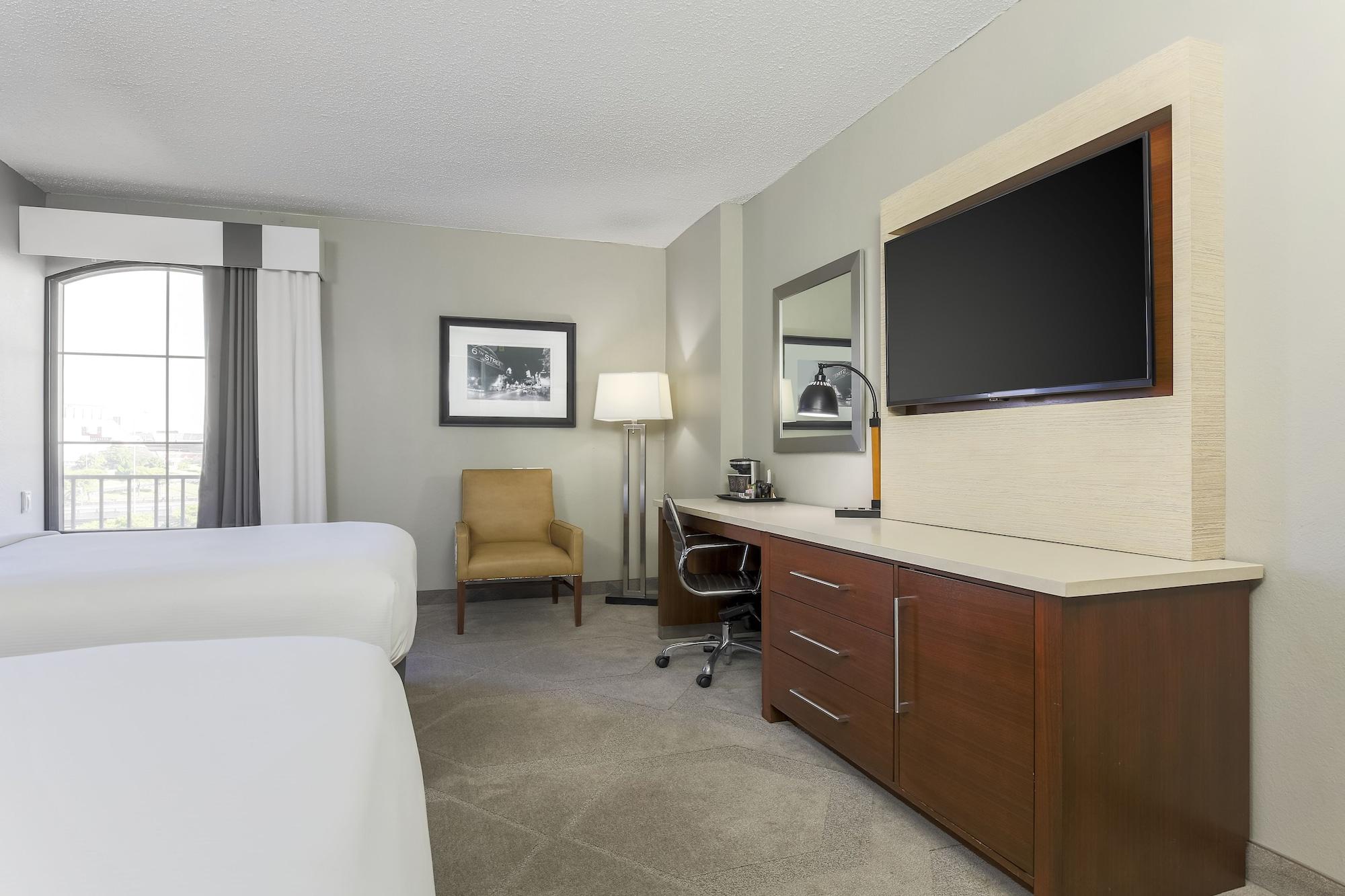 Doubletree By Hilton Austin-University Area מראה חיצוני תמונה