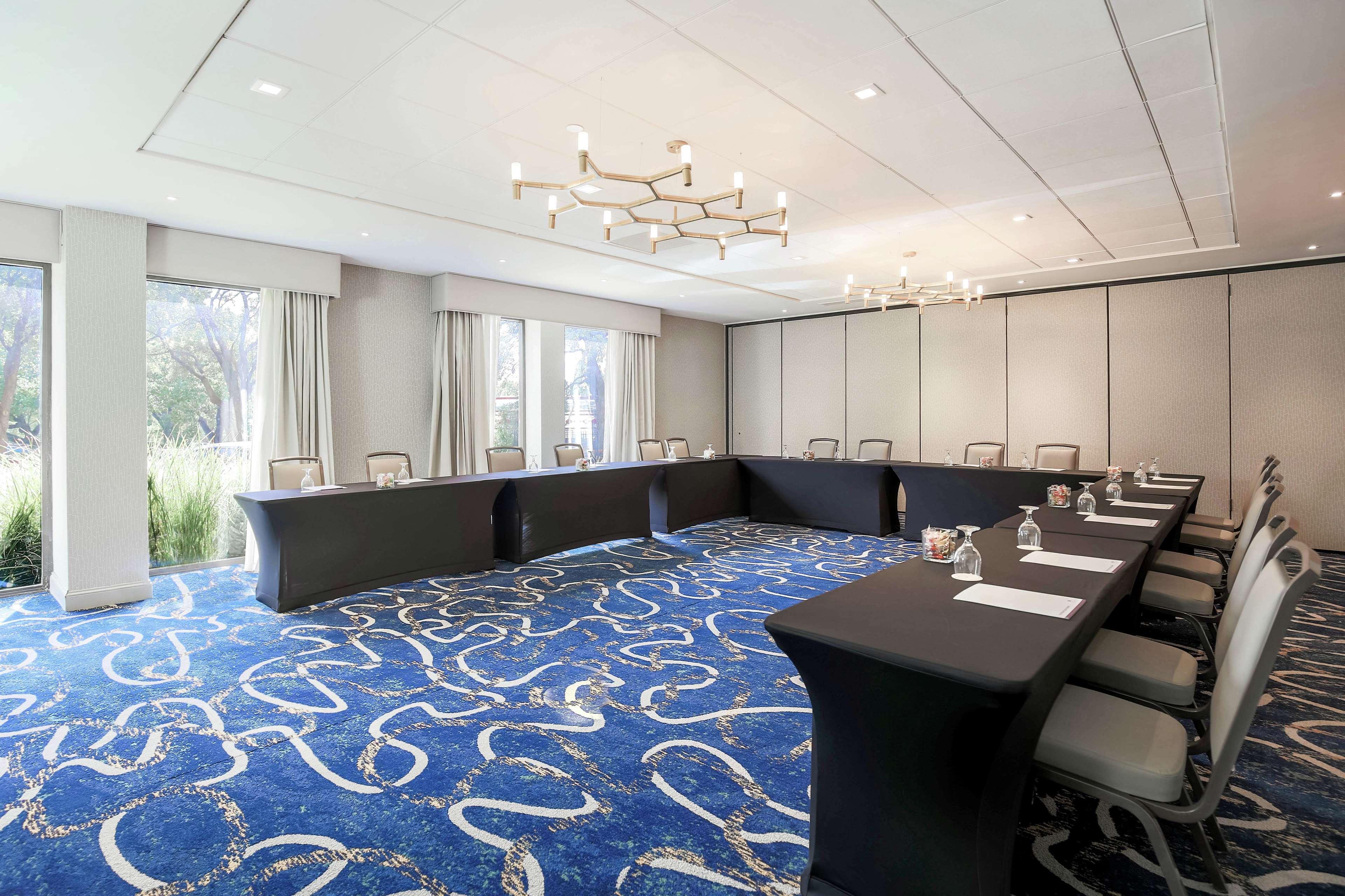 Doubletree By Hilton Austin-University Area מראה חיצוני תמונה