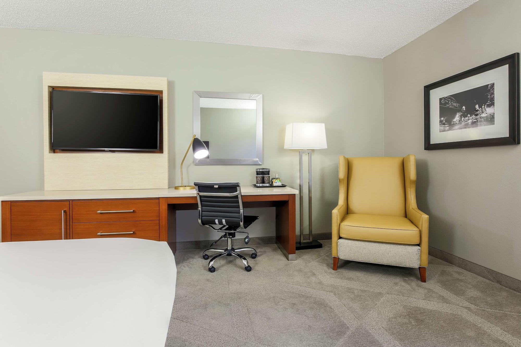 Doubletree By Hilton Austin-University Area מראה חיצוני תמונה