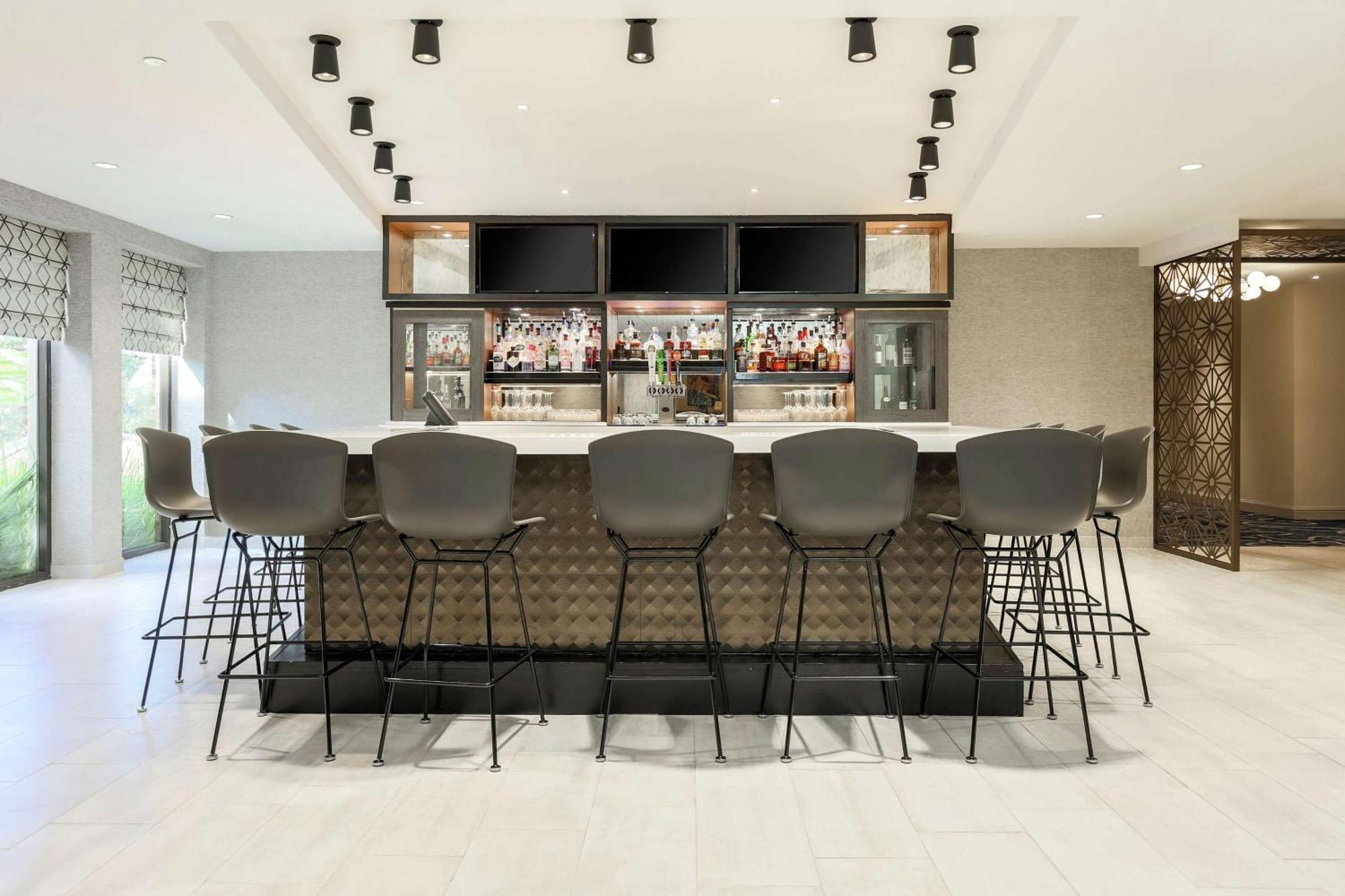 Doubletree By Hilton Austin-University Area מראה חיצוני תמונה