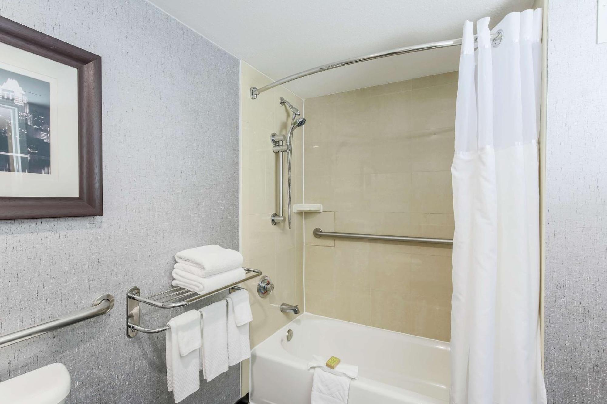 Doubletree By Hilton Austin-University Area מראה חיצוני תמונה
